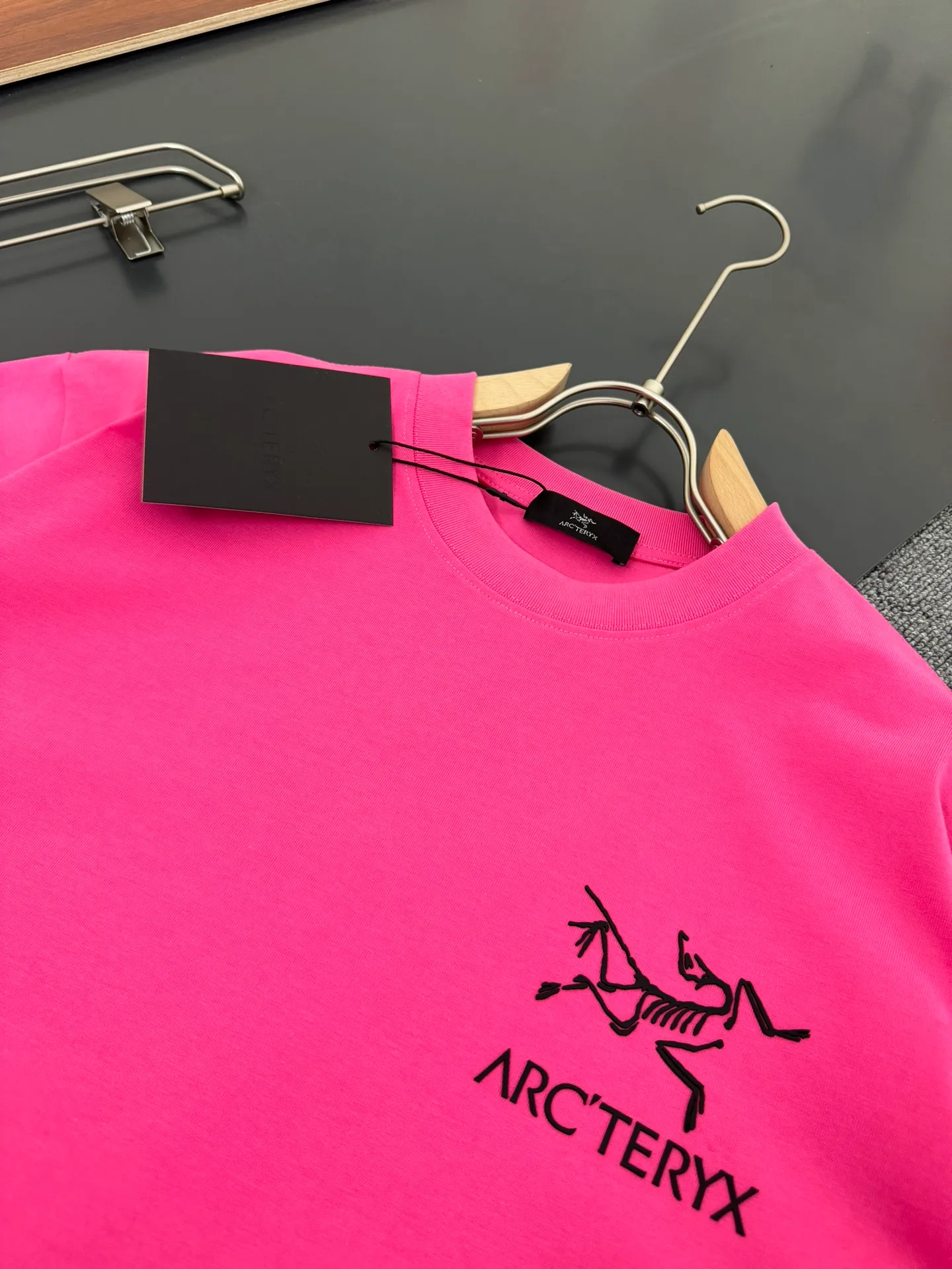 ARC‘TERYX/ g Breathable t logo New Arrival t ， Breathable， ， Versatile ：White Black Red Sizes：S M L XL XXL